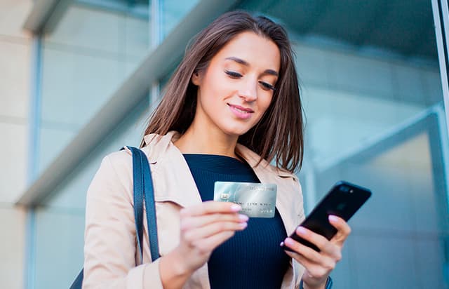 Платіжна картка «Ідеальна» Платіжна картка «Ідеальна»